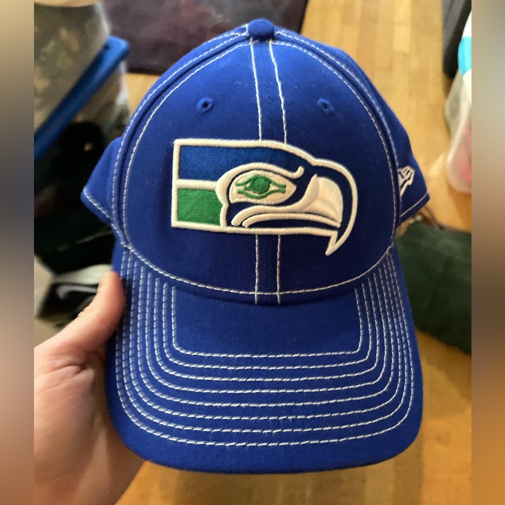 Seahawks Hat
Blue w/ white stitching
Adjustable
New Era brand
Great condition
